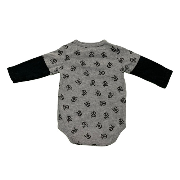 Circo Skull Long Sleeve Onesie Snap Button Bodysuit
Baby Newborn - Picture 2 of 3